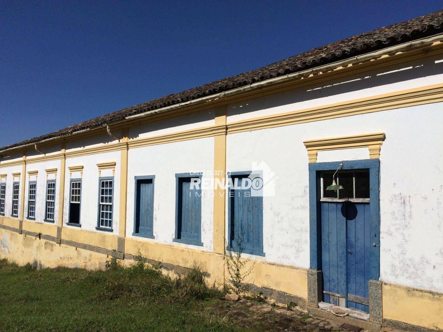 Fazenda à venda com 8 quartos, 950m² - Foto 39