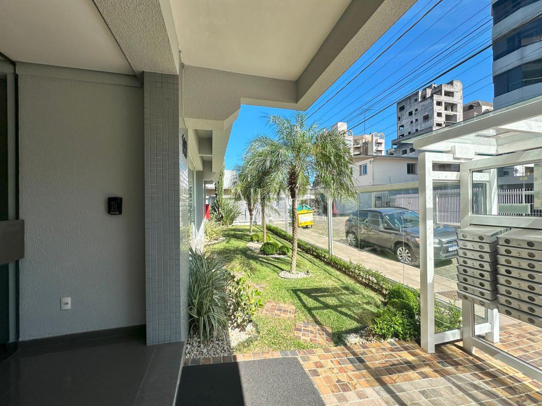 Apartamento à venda com 3 quartos, 167m² - Foto 3