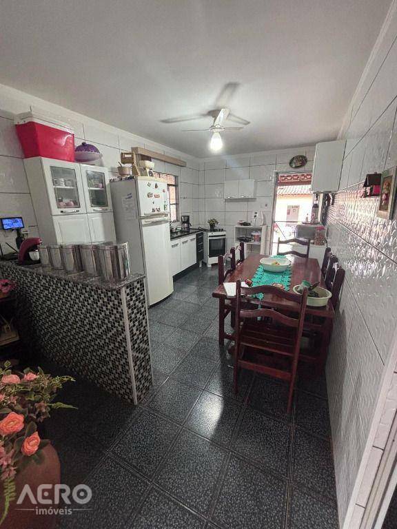 Casa à venda com 2 quartos, 116m² - Foto 6