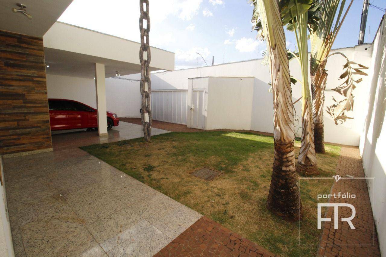 Casa à venda com 3 quartos, 210m² - Foto 22