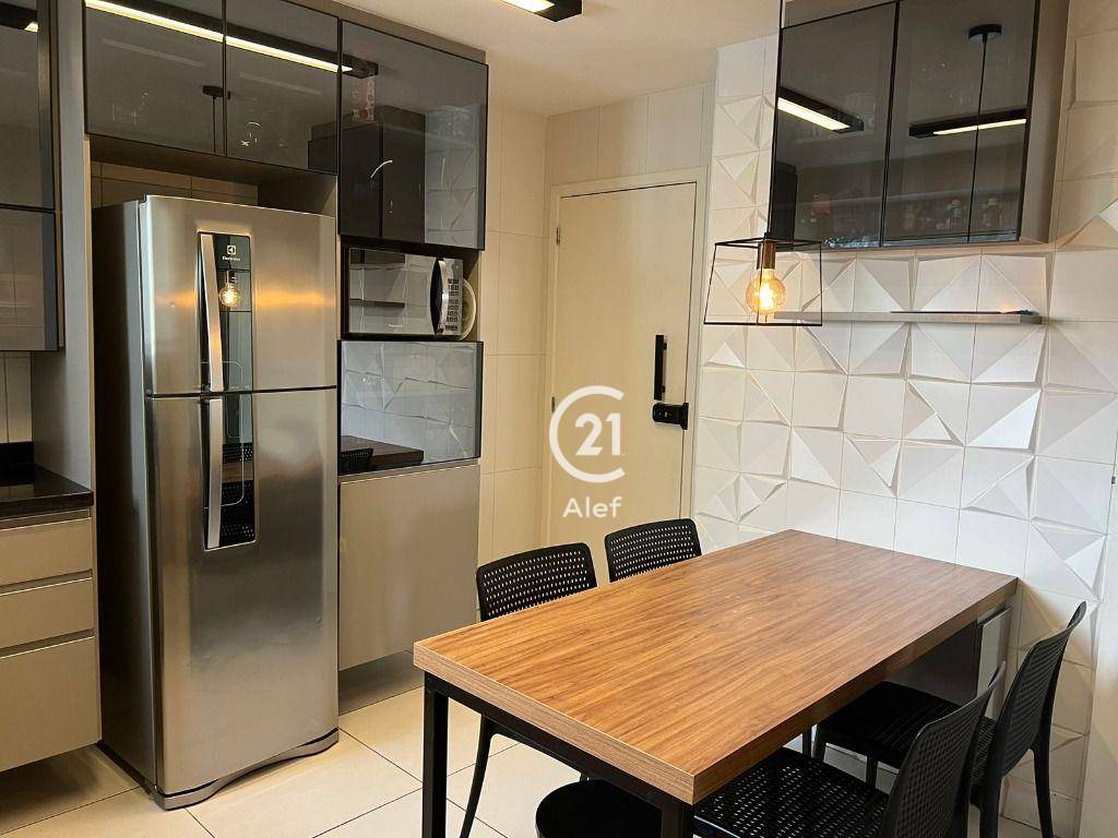 Apartamento à venda com 4 quartos, 157m² - Foto 12