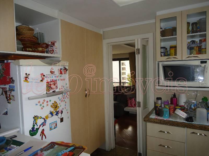 Apartamento à venda com 4 quartos, 200m² - Foto 16