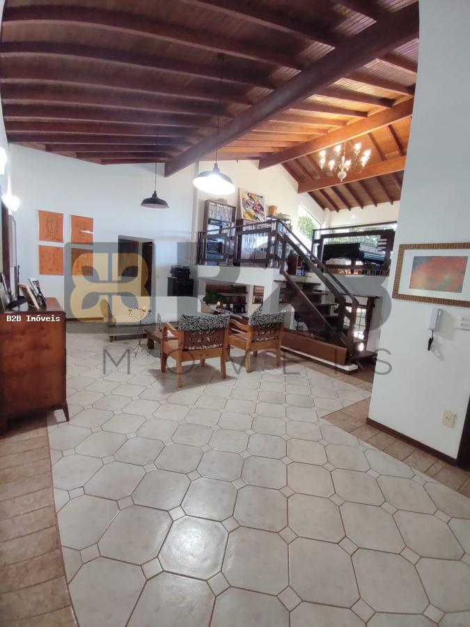 Casa de Condomínio à venda com 4 quartos, 440m² - Foto 2