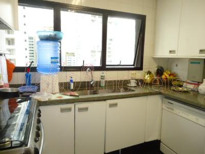 Apartamento à venda com 3 quartos, 230m² - Foto 29