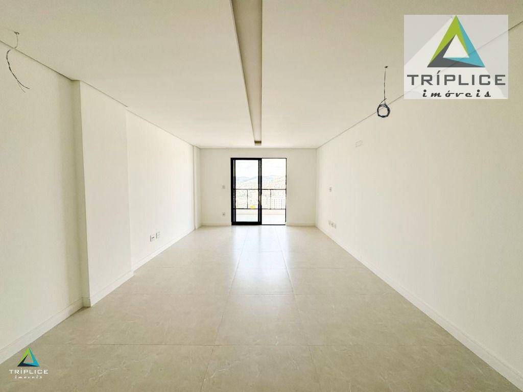 Apartamento à venda com 3 quartos, 141m² - Foto 3