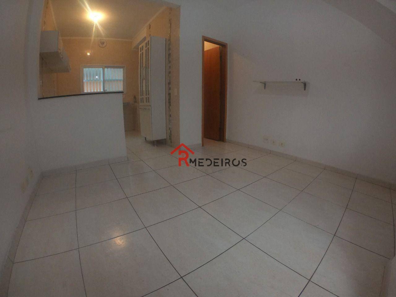 Casa à venda com 2 quartos, 62m² - Foto 2