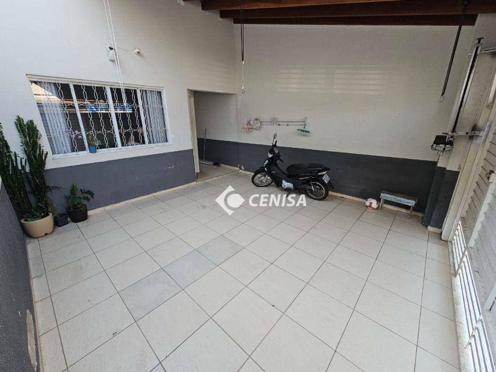 Casa à venda com 3 quartos, 105m² - Foto 2