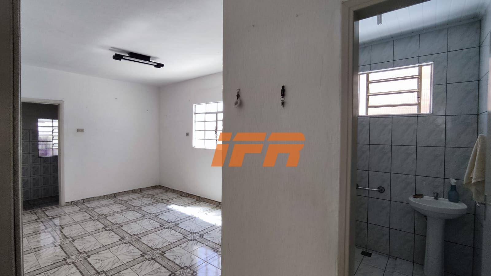 Casa à venda com 2 quartos, 170m² - Foto 9