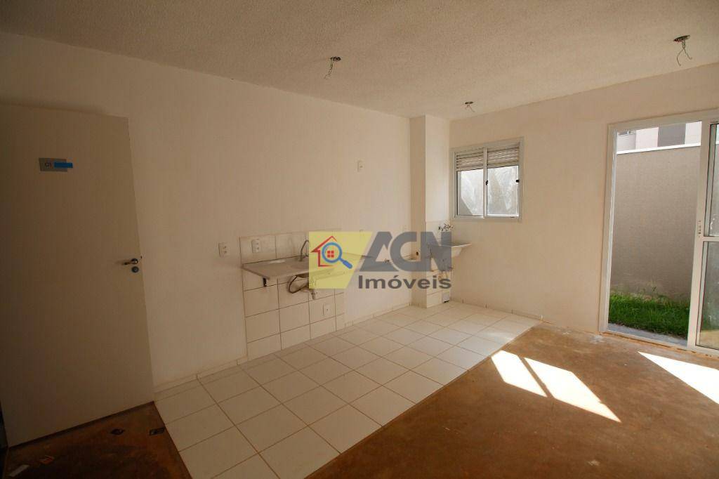 Apartamento à venda com 2 quartos, 42m² - Foto 4