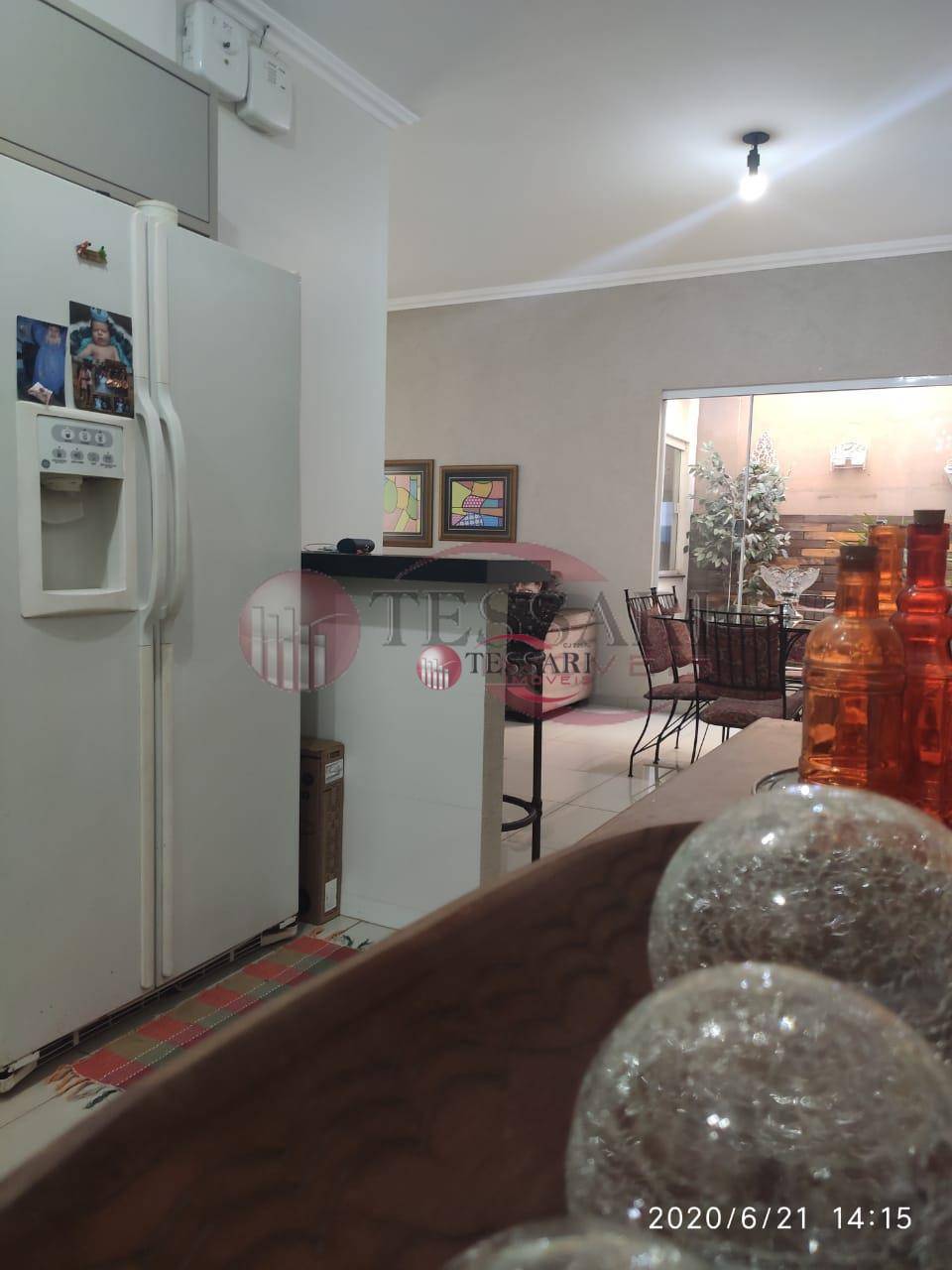 Casa à venda com 2 quartos, 140m² - Foto 1