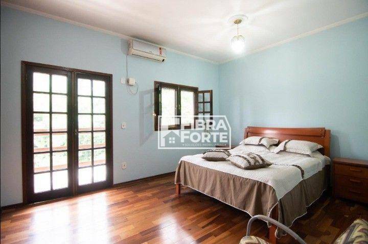 Casa à venda com 3 quartos, 221m² - Foto 22