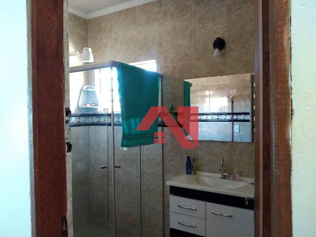 Casa à venda com 3 quartos, 200m² - Foto 4