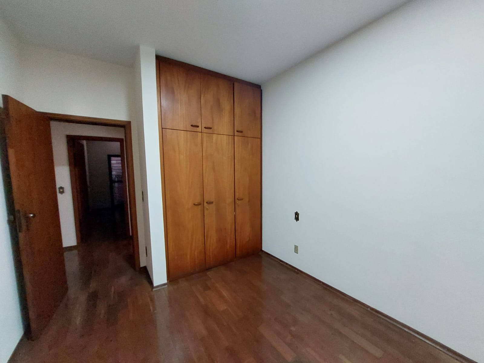 Apartamento à venda com 3 quartos - Foto 4