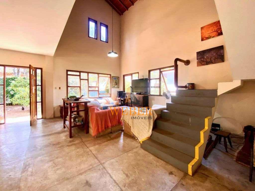 Casa de Condomínio à venda com 4 quartos, 304m² - Foto 1