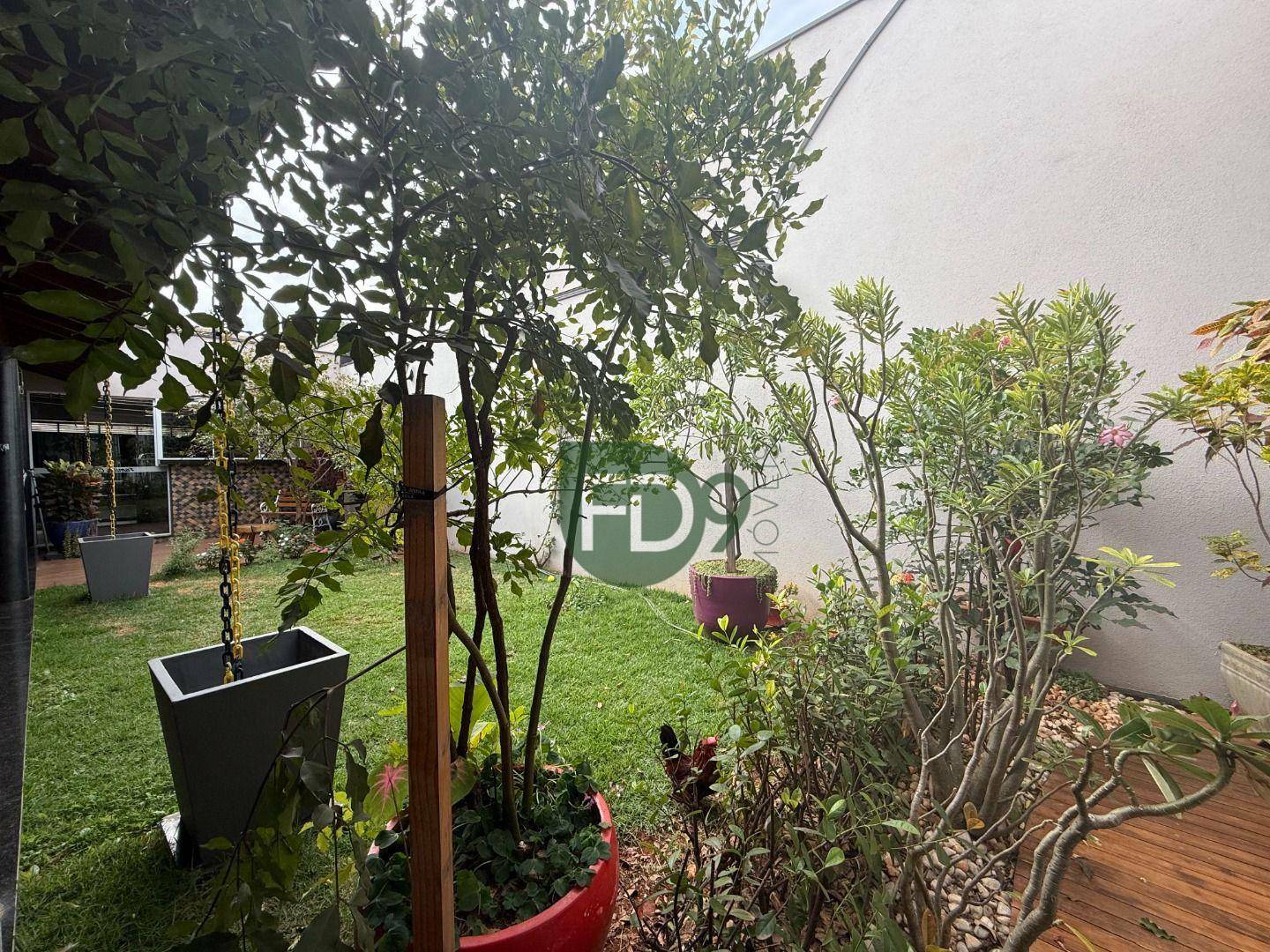 Casa à venda com 3 quartos, 225m² - Foto 4
