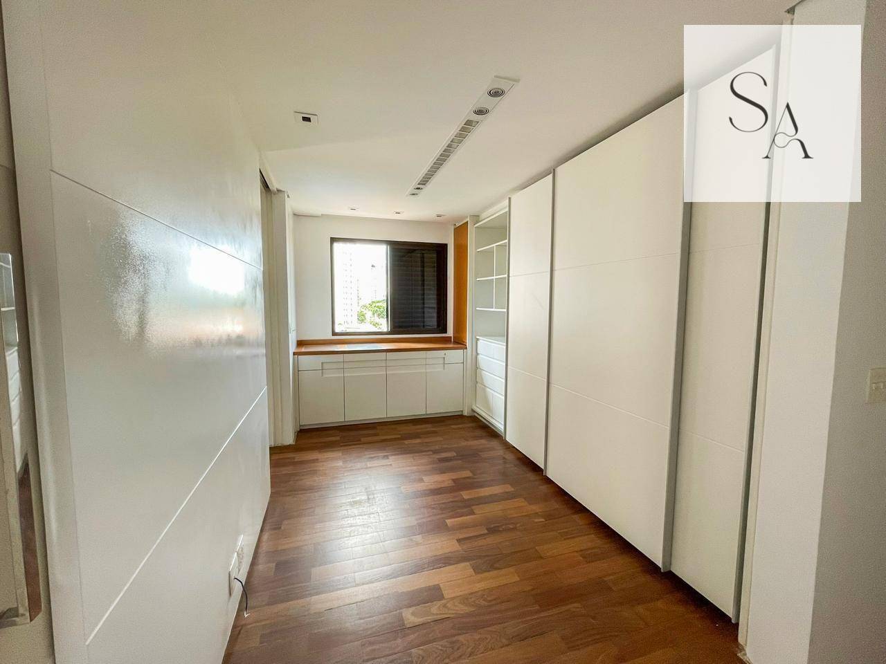 Apartamento à venda com 3 quartos, 276m² - Foto 8