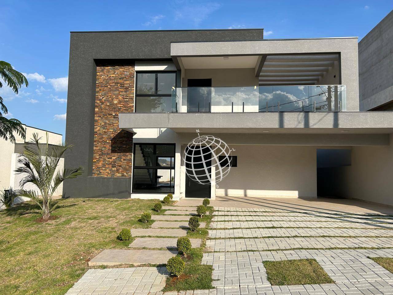 Casa de Condomínio à venda com 4 quartos, 305m² - Foto 2