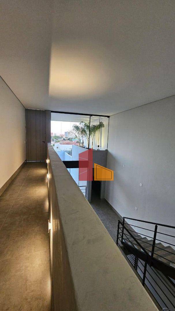 Casa à venda com 3 quartos, 342m² - Foto 2