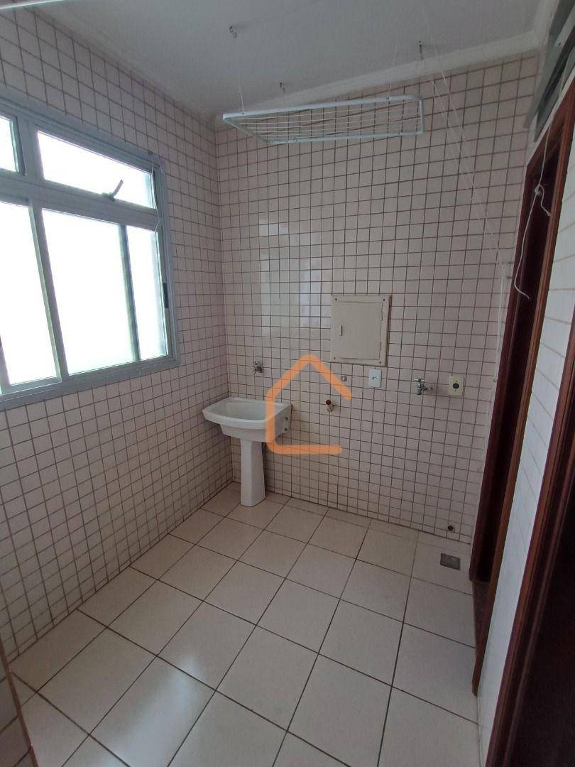 Apartamento para alugar com 3 quartos, 149m² - Foto 9
