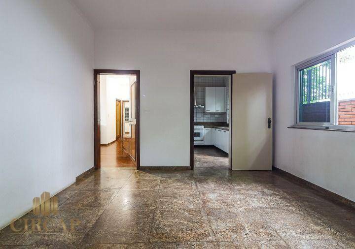 Casa para alugar com 4 quartos, 460m² - Foto 13