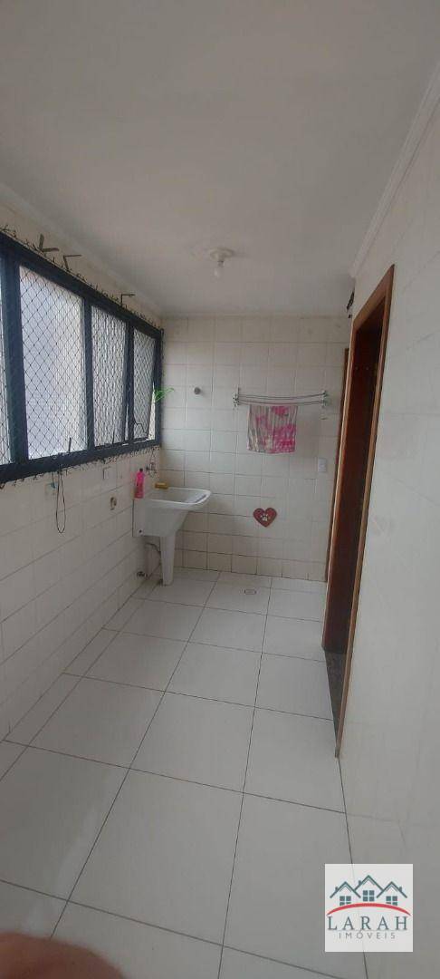 Apartamento para alugar com 3 quartos, 125m² - Foto 4