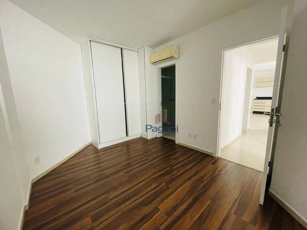 Apartamento para alugar com 3 quartos, 77m² - Foto 9