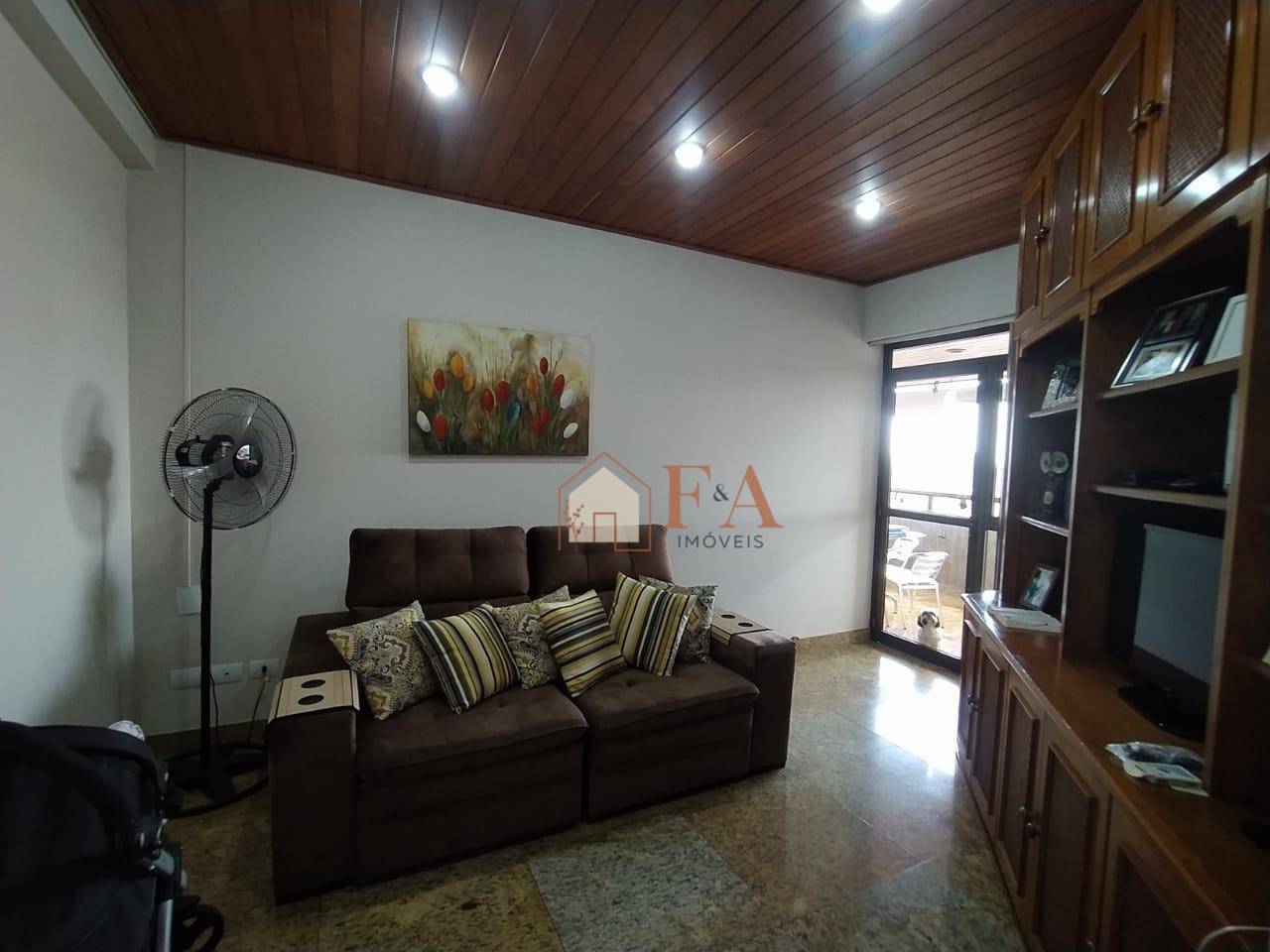 Apartamento à venda com 4 quartos, 240m² - Foto 9