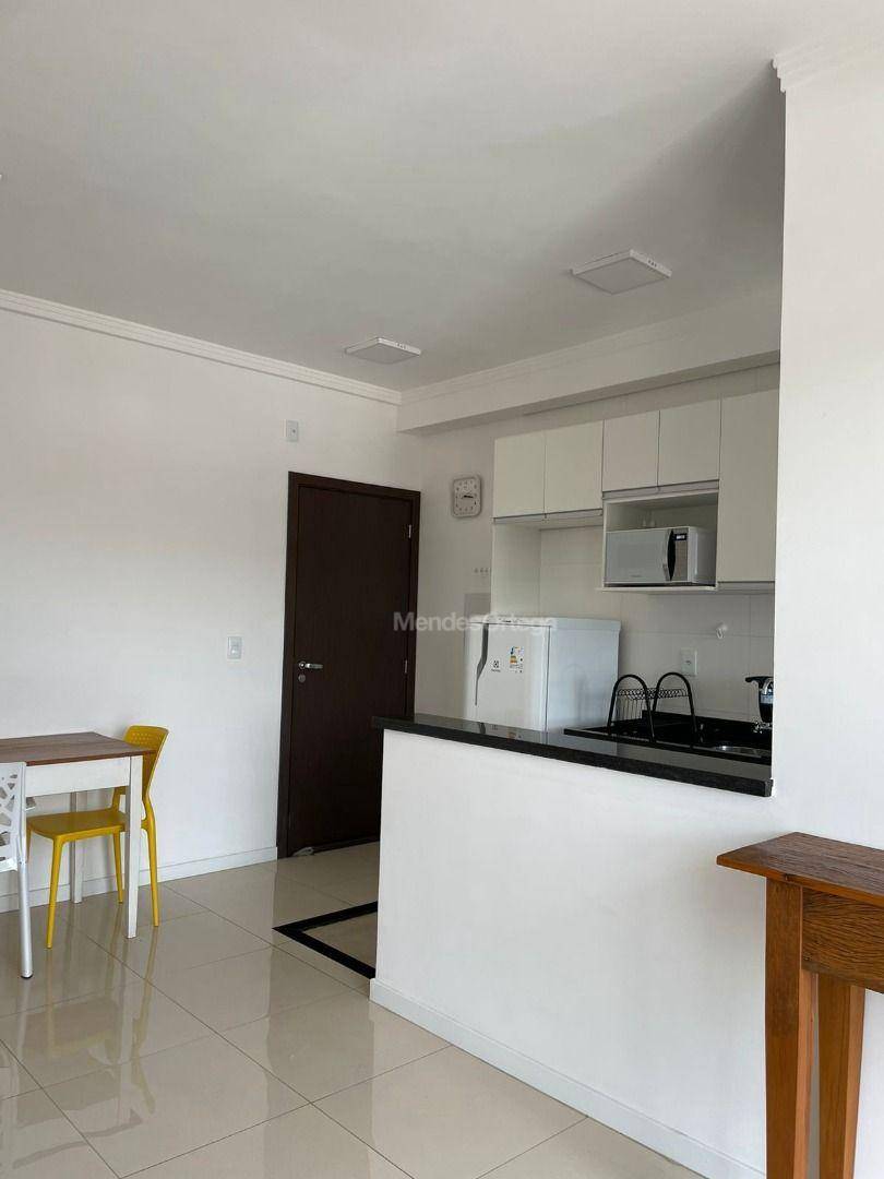 Apartamento à venda com 2 quartos, 66m² - Foto 12