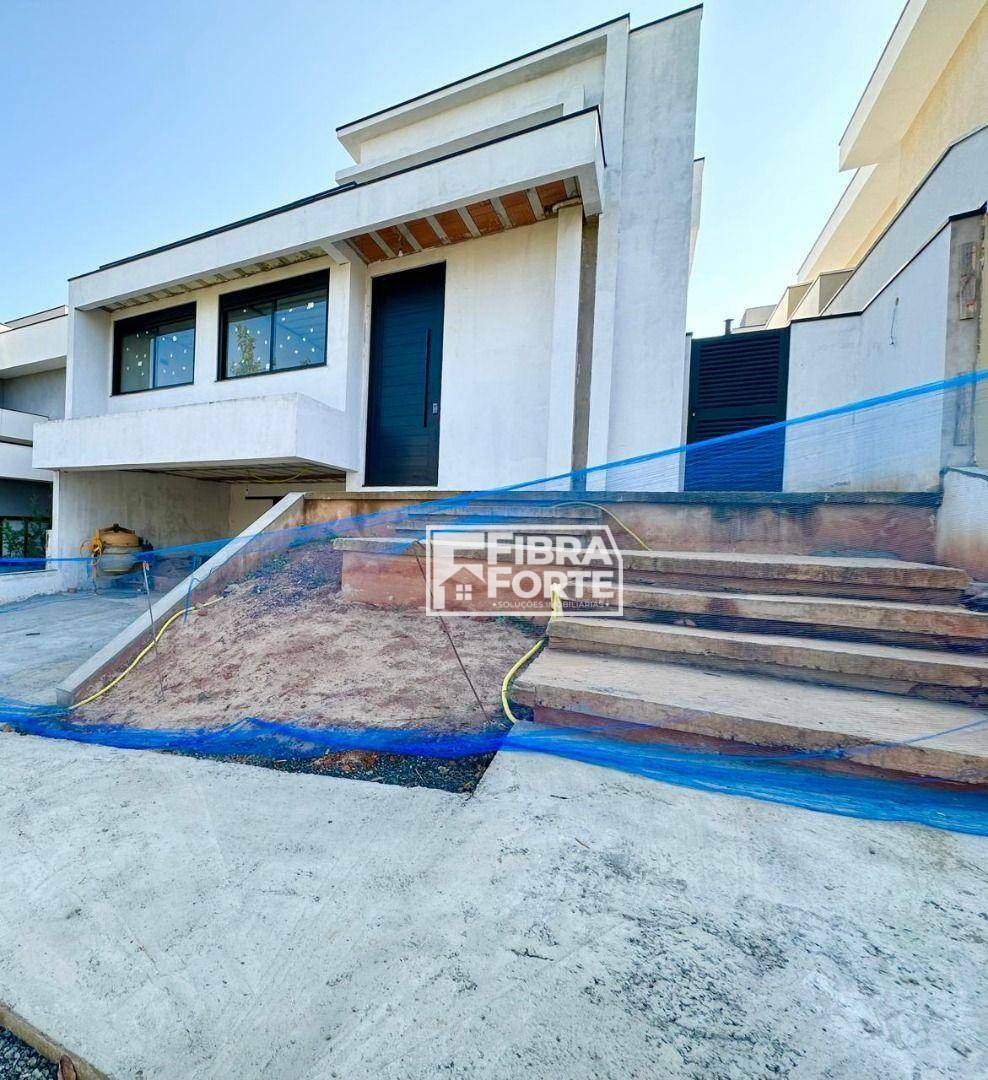 Casa de Condomínio à venda com 3 quartos, 202m² - Foto 2