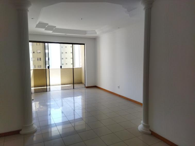 Apartamento à venda com 4 quartos, 136m² - Foto 2