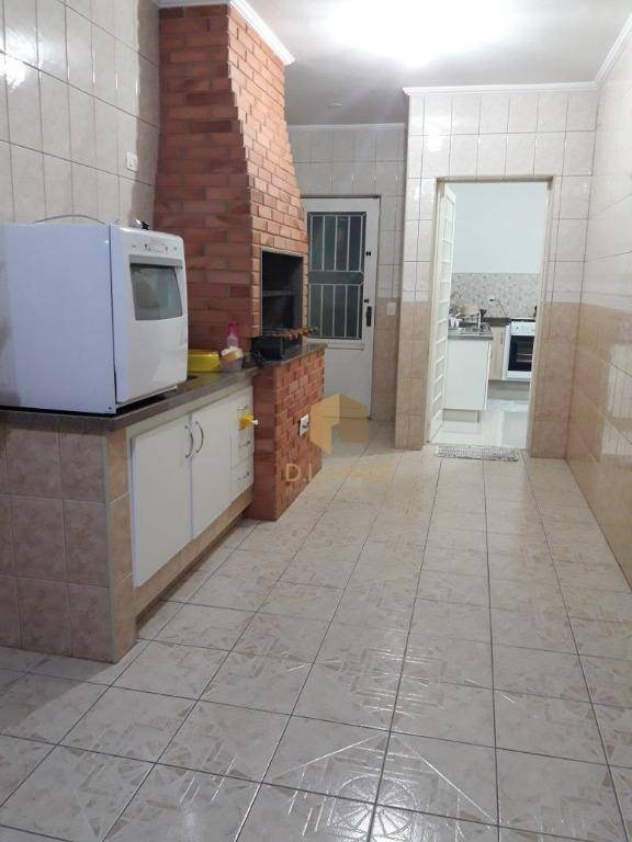 Casa à venda com 3 quartos, 231m² - Foto 12