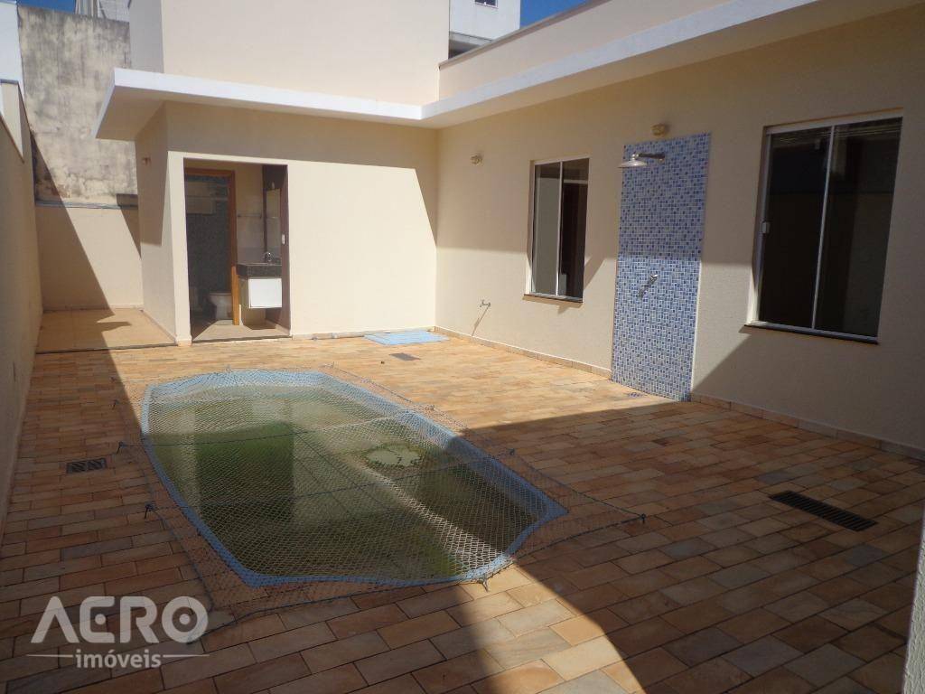 Casa à venda com 3 quartos, 230m² - Foto 18