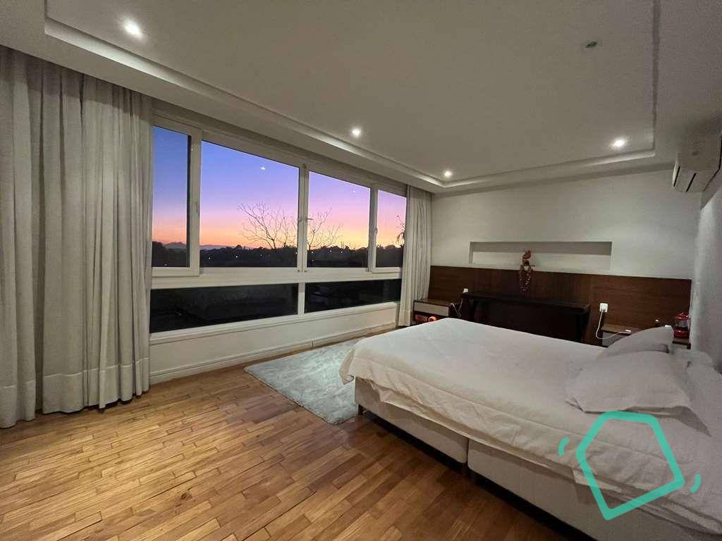 Casa de Condomínio para alugar com 4 quartos, 550m² - Foto 23