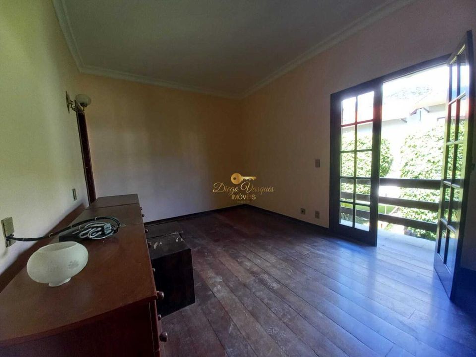 Casa de Condomínio à venda com 5 quartos, 212m² - Foto 23