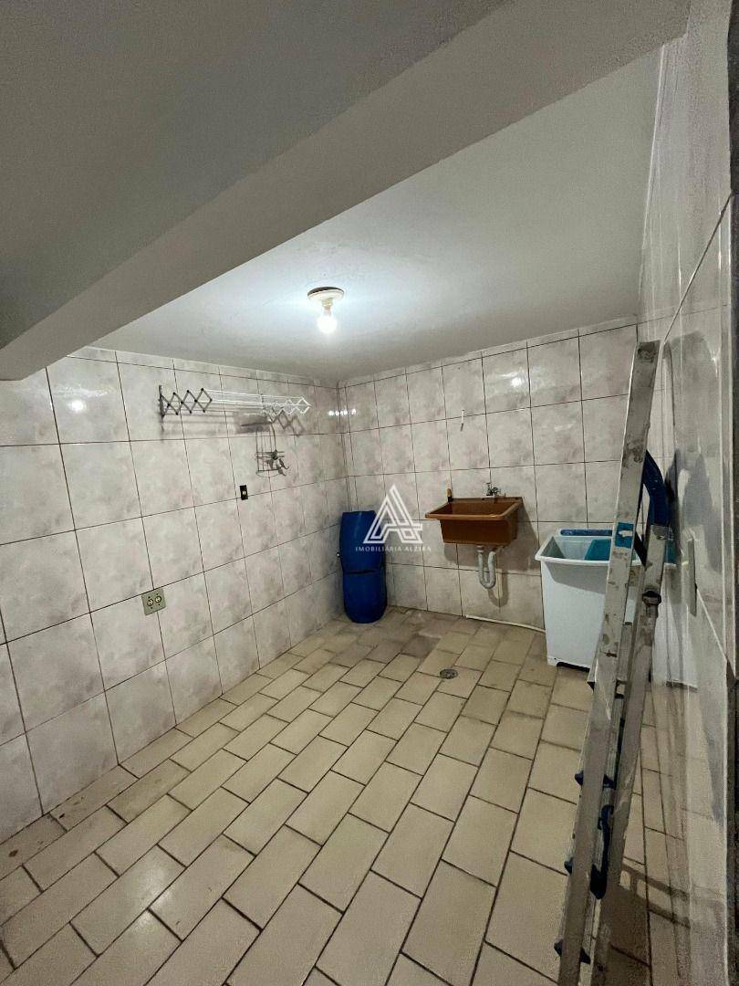 Sobrado para alugar com 3 quartos, 200m² - Foto 3