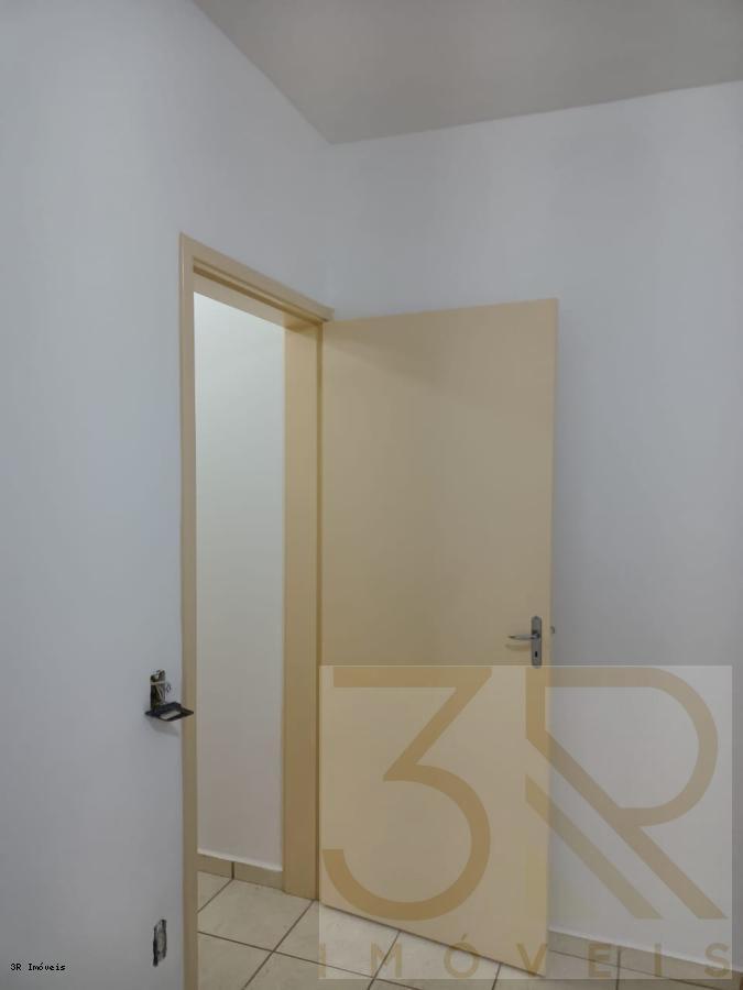 Apartamento à venda com 2 quartos, 49m² - Foto 2