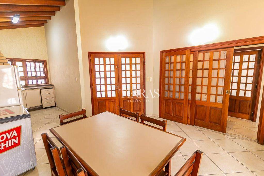 Casa à venda com 4 quartos, 300m² - Foto 26