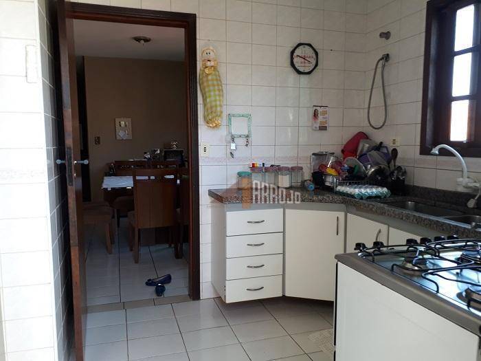 Sobrado à venda com 3 quartos, 200m² - Foto 10