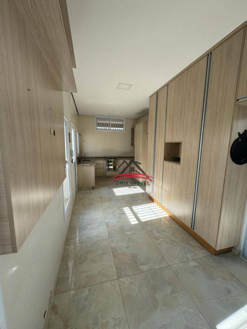 Casa à venda e aluguel com 3 quartos, 260m² - Foto 3