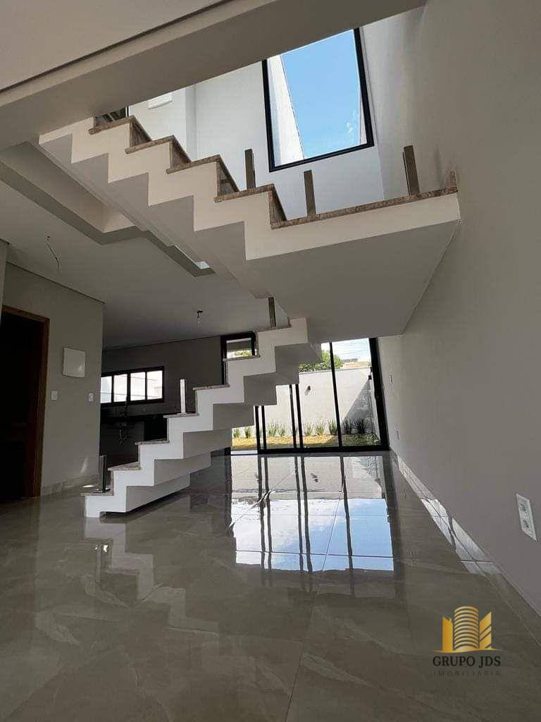 Casa à venda com 3 quartos, 156m² - Foto 3