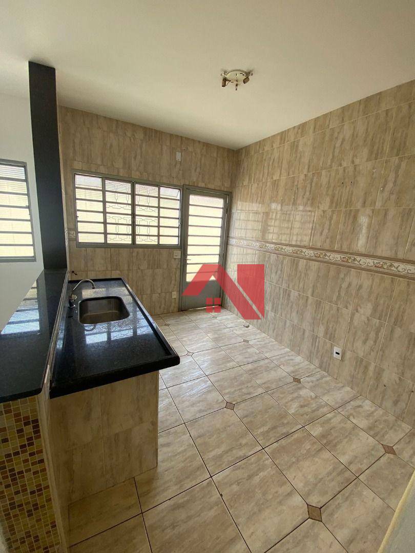 Casa à venda com 3 quartos, 180m² - Foto 10