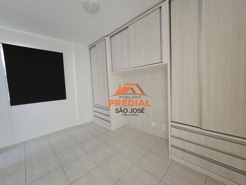 Apartamento para alugar com 2 quartos, 82m² - Foto 9