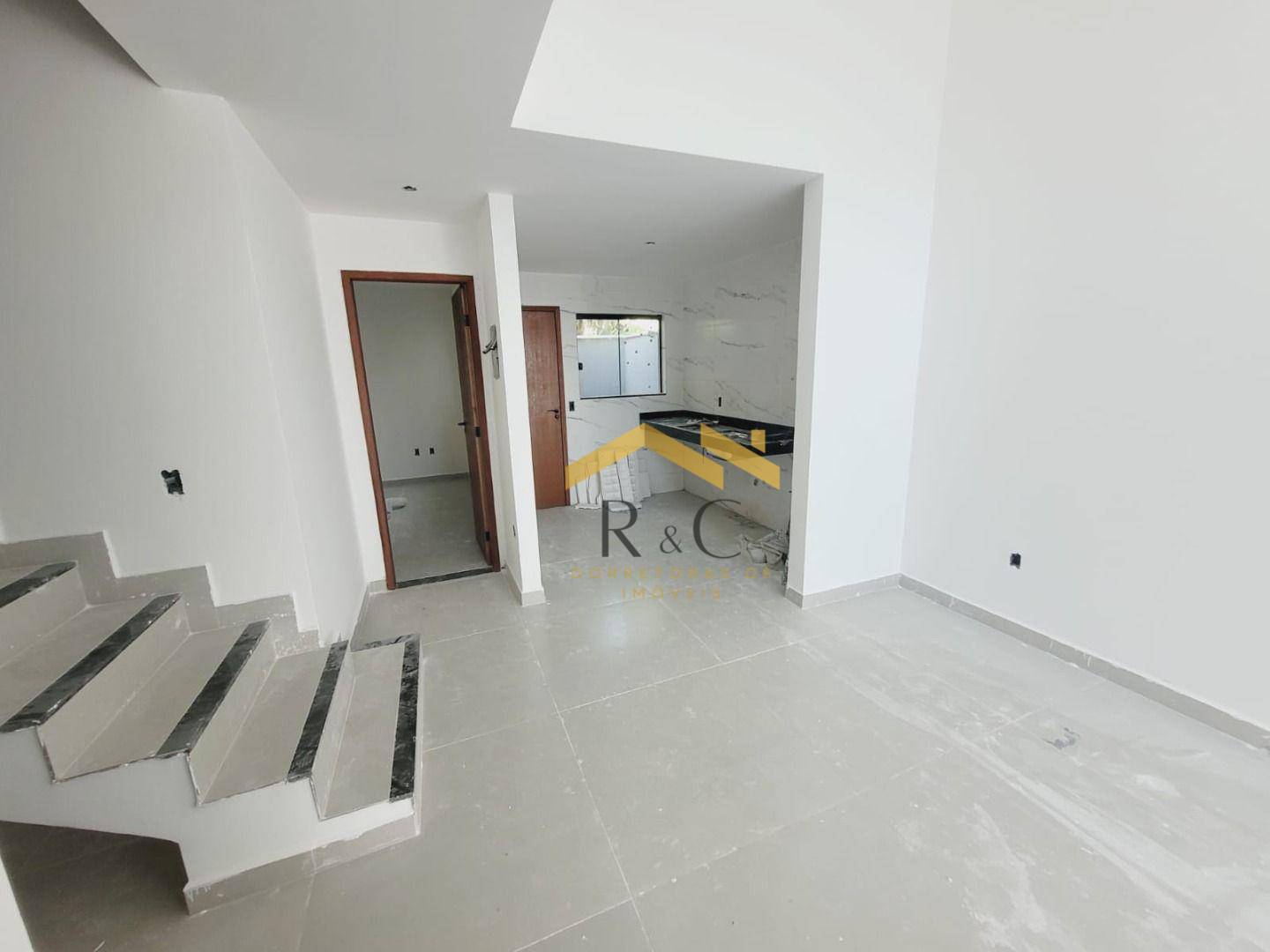 Casa à venda com 2 quartos, 90m² - Foto 4