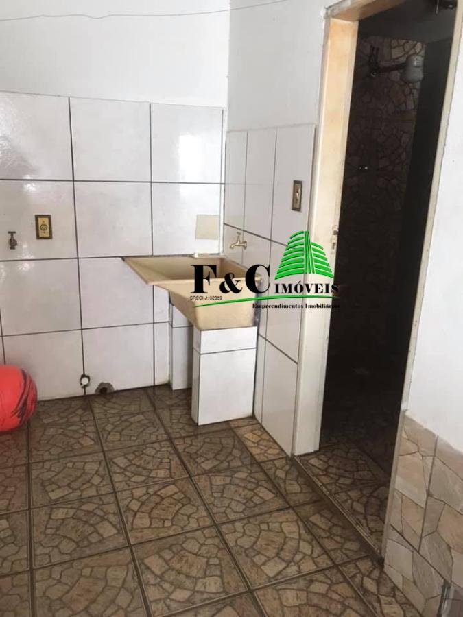 Casa à venda com 3 quartos, 419m² - Foto 2