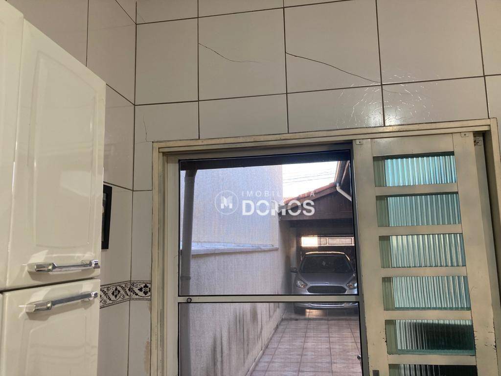 Casa à venda com 3 quartos, 90m² - Foto 19