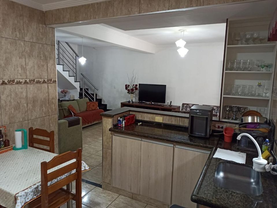 Casa à venda com 2 quartos, 182m² - Foto 2