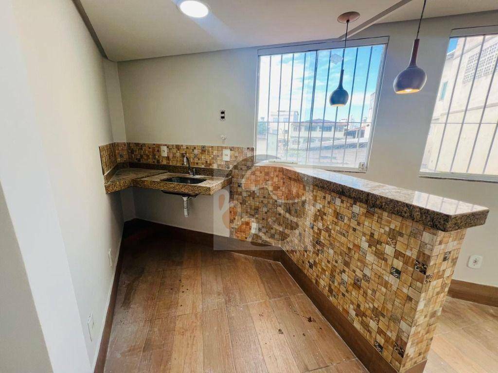 Casa para alugar com 2 quartos, 80m² - Foto 1