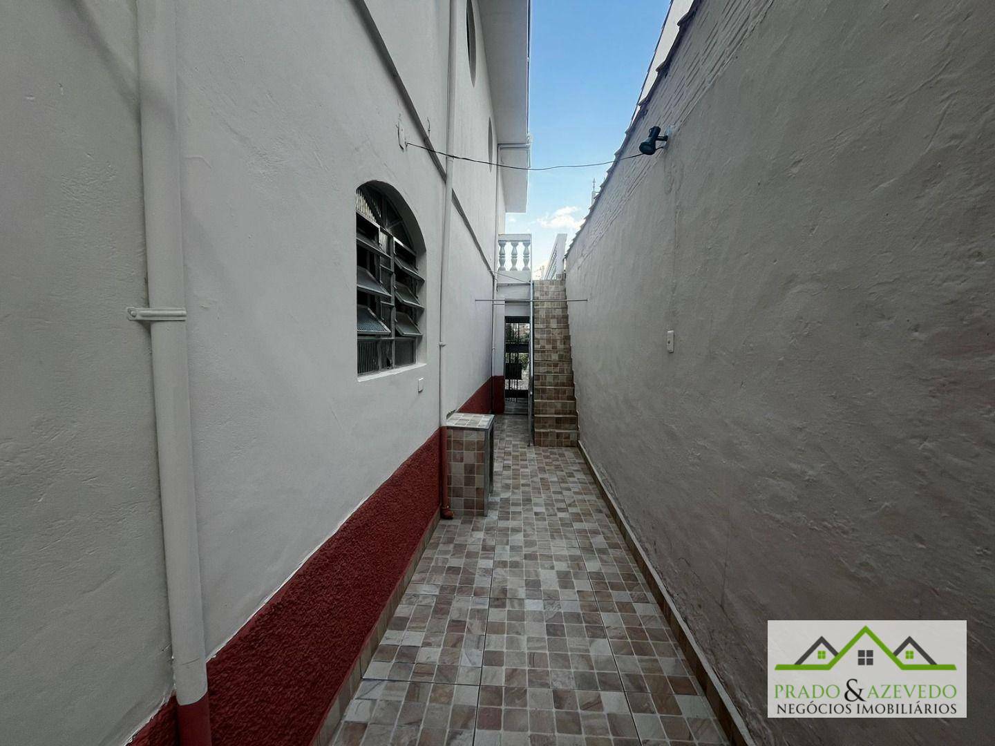 Casa para alugar com 2 quartos, 210m² - Foto 16