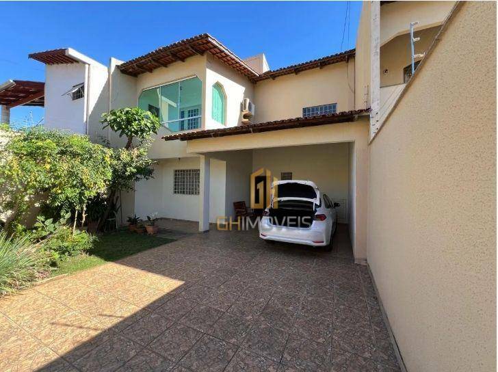 Sobrado à venda com 4 quartos, 120m² - Foto 1