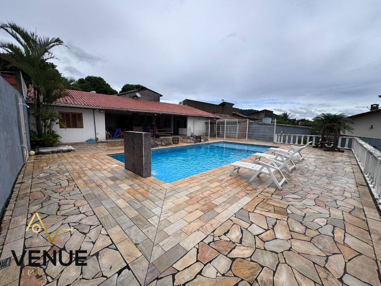 Chácara, 6 quartos, 1000 m² - Foto 2